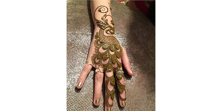 A non-traditional henna design; I just love playing with cuff-bracelet  styles. : r/henna