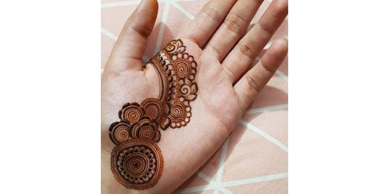 Eid Minimalistic Mehndi Design