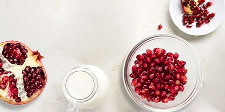 Pomegranate seed with milk