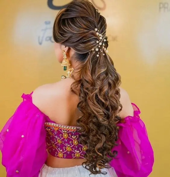 Hairstyles For Lehengas From Sunidhi Chauhan, Neha Kakkar, And Shreya  Ghoshal | IWMBuzz