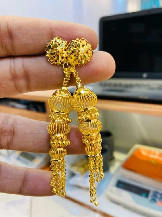 New Traditional Gold Jhumka Design