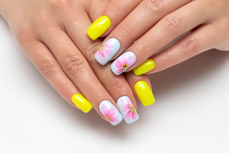 Bright Summer Nails With Flowers 