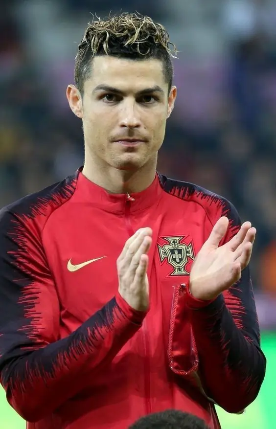 New year, new haircut for Ronaldo! - Bangladesh Post